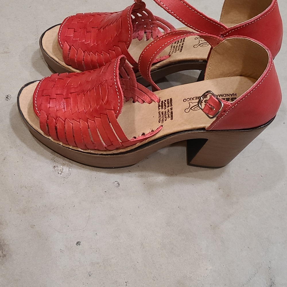 MEXICAN CLOGS